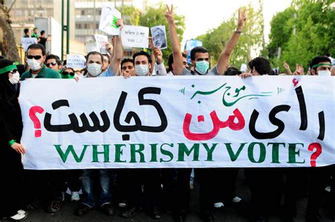 La Rivolta Verde iraniana: Una protesta contro l'inflazione e il controllo politico.